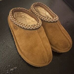 UGG kids Brown Tasman ll Slippers size 11 kids